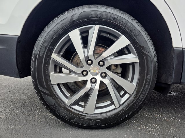 Used 2023 Chevrolet Equinox Premier AWD/4WD image 9