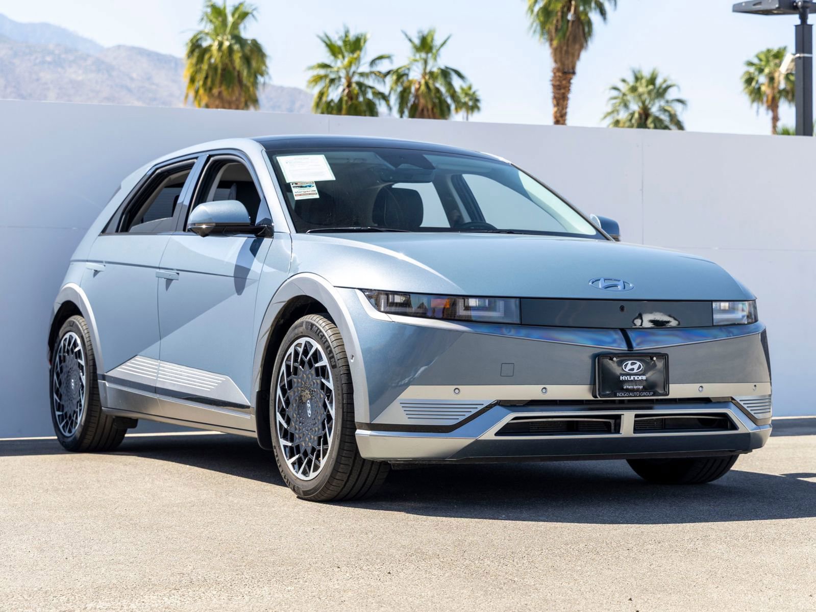 Used 2023 Hyundai Ioniq 5 Limited AWD/4WD image 2