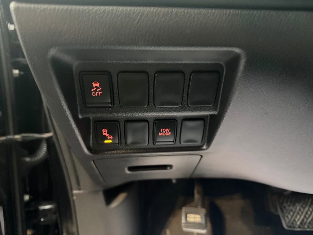 Used 2019 Nissan Pathfinder SV image 19