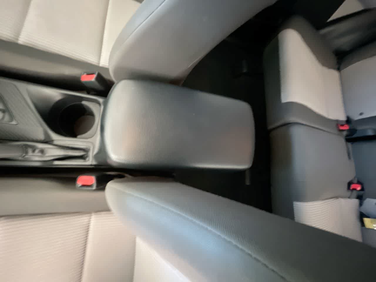 Used 2013 Toyota RAV4 LE AWD/4WD image 20