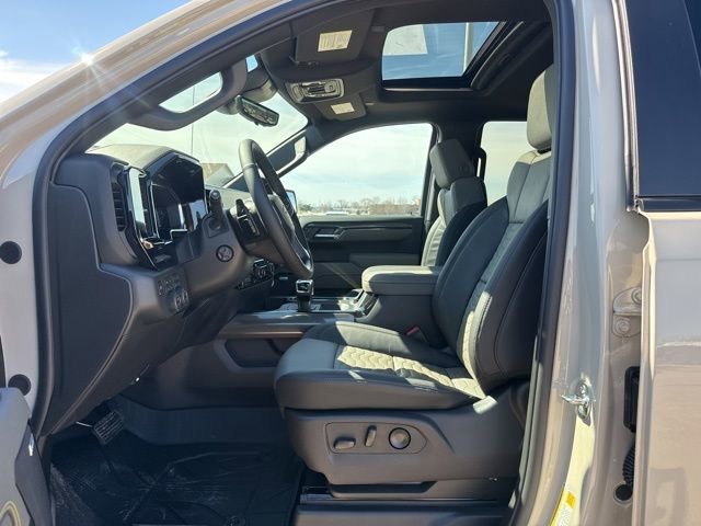 New 2026 Chevrolet Silverado 1500 ZR2 w/ Dark Appearance Package image 16