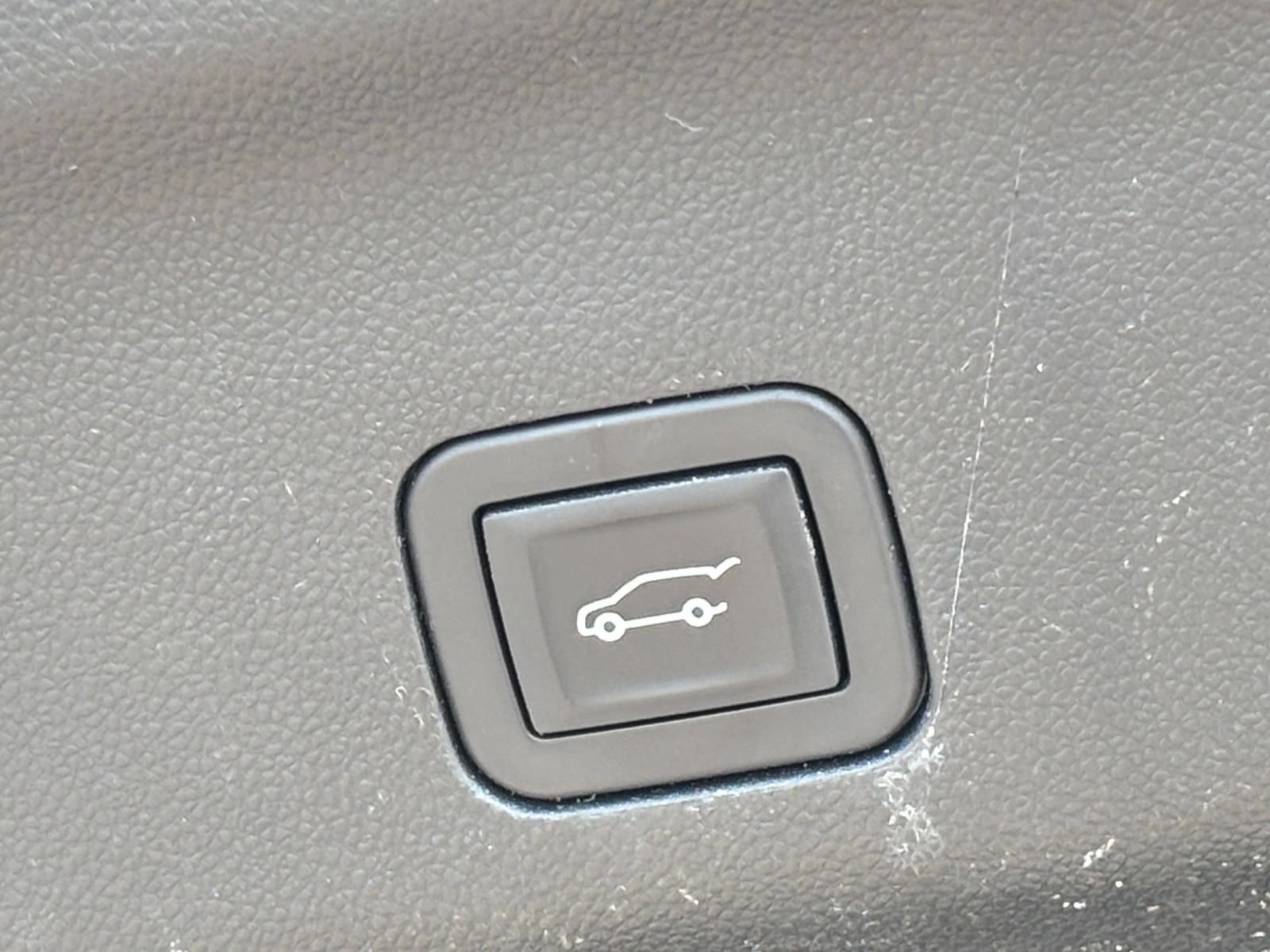 Used 2025 Chevrolet Tahoe Z71 AWD/4WD image 24