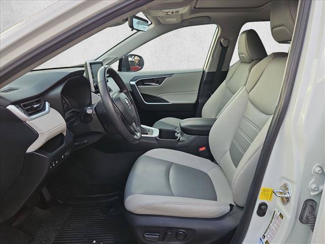 Used 2022 Toyota RAV4 XLE Premium AWD/4WD image 15