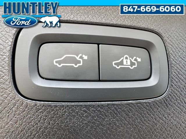 Used 2025 Volvo XC90 B6 Plus AWD/4WD image 12