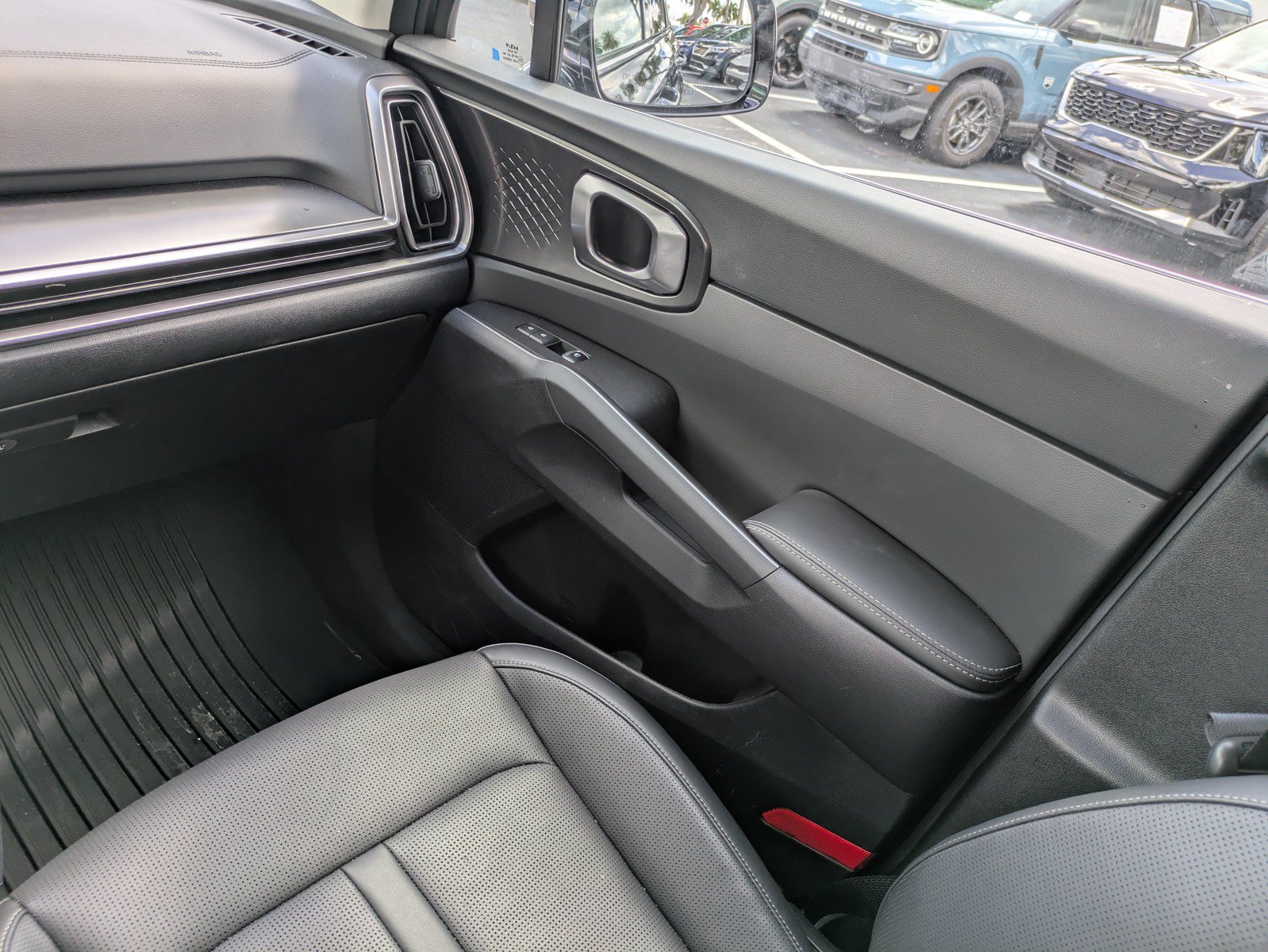Certified 2026 Kia Sorento S w/ S Panoramic Sunroof Package FWD image 14