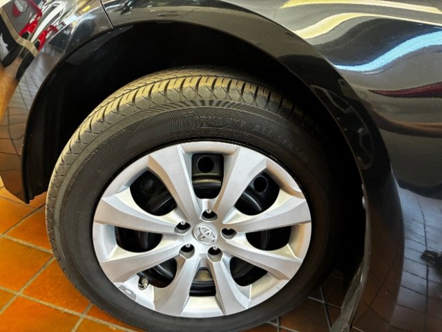 Used 2021 Toyota Corolla LE FWD image 28