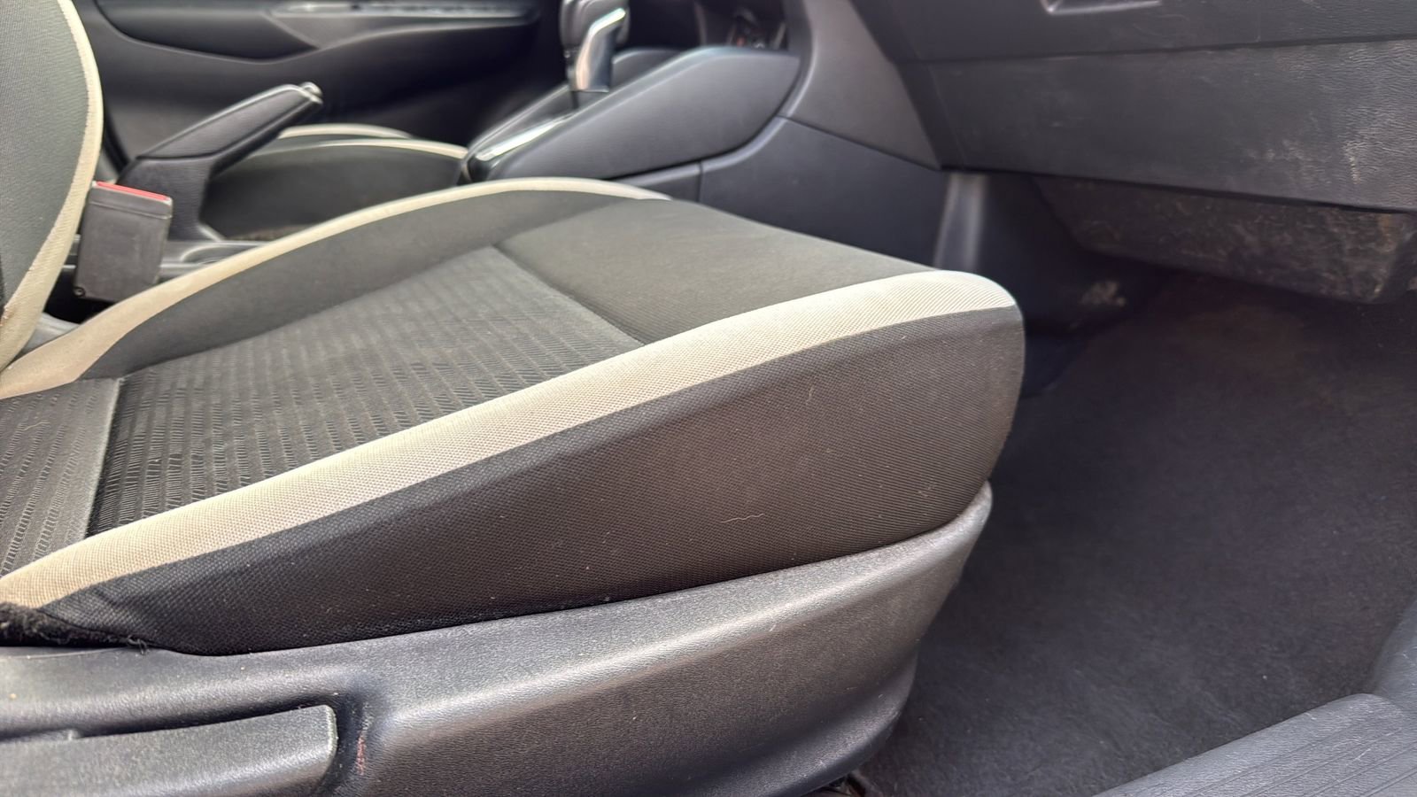 Used 2021 Nissan Versa SV FWD image 18