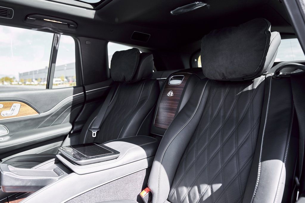 Used 2025 Mercedes-Benz Maybach GLS 600 4MATIC image 46
