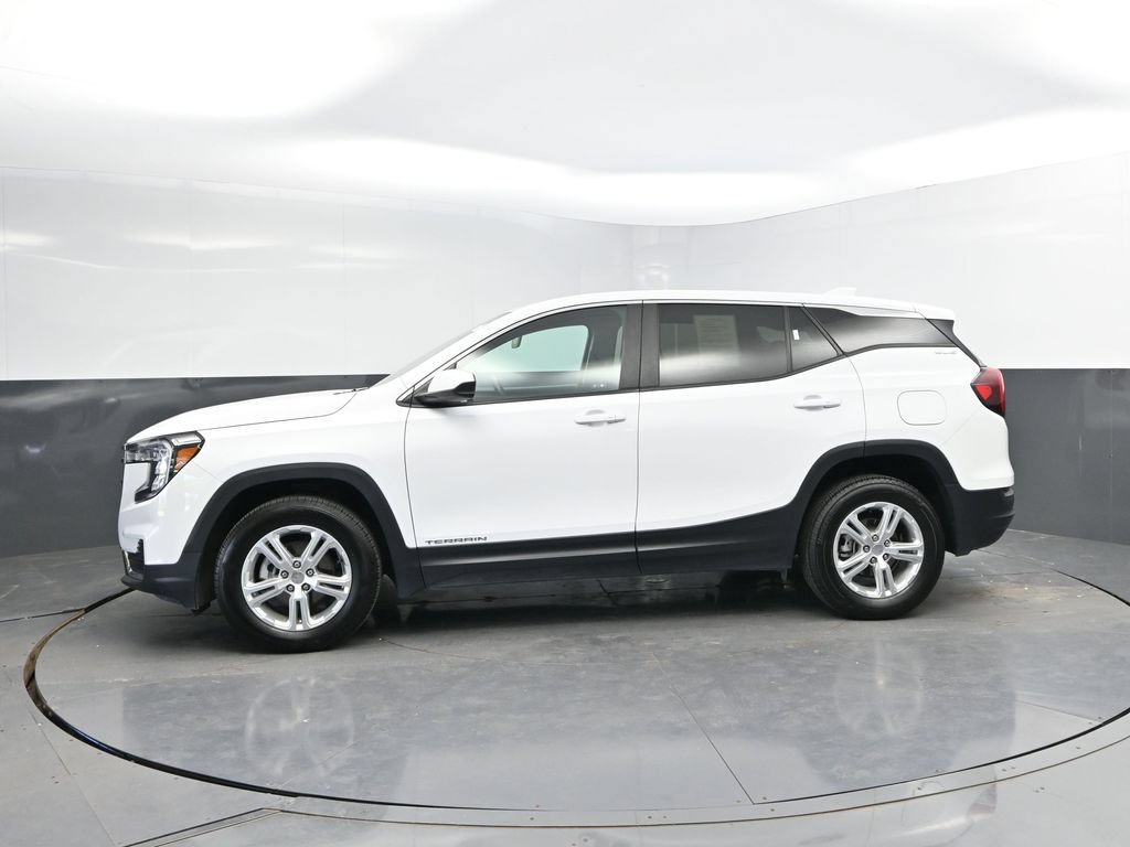 Used 2024 GMC Terrain SLE AWD/4WD image 4