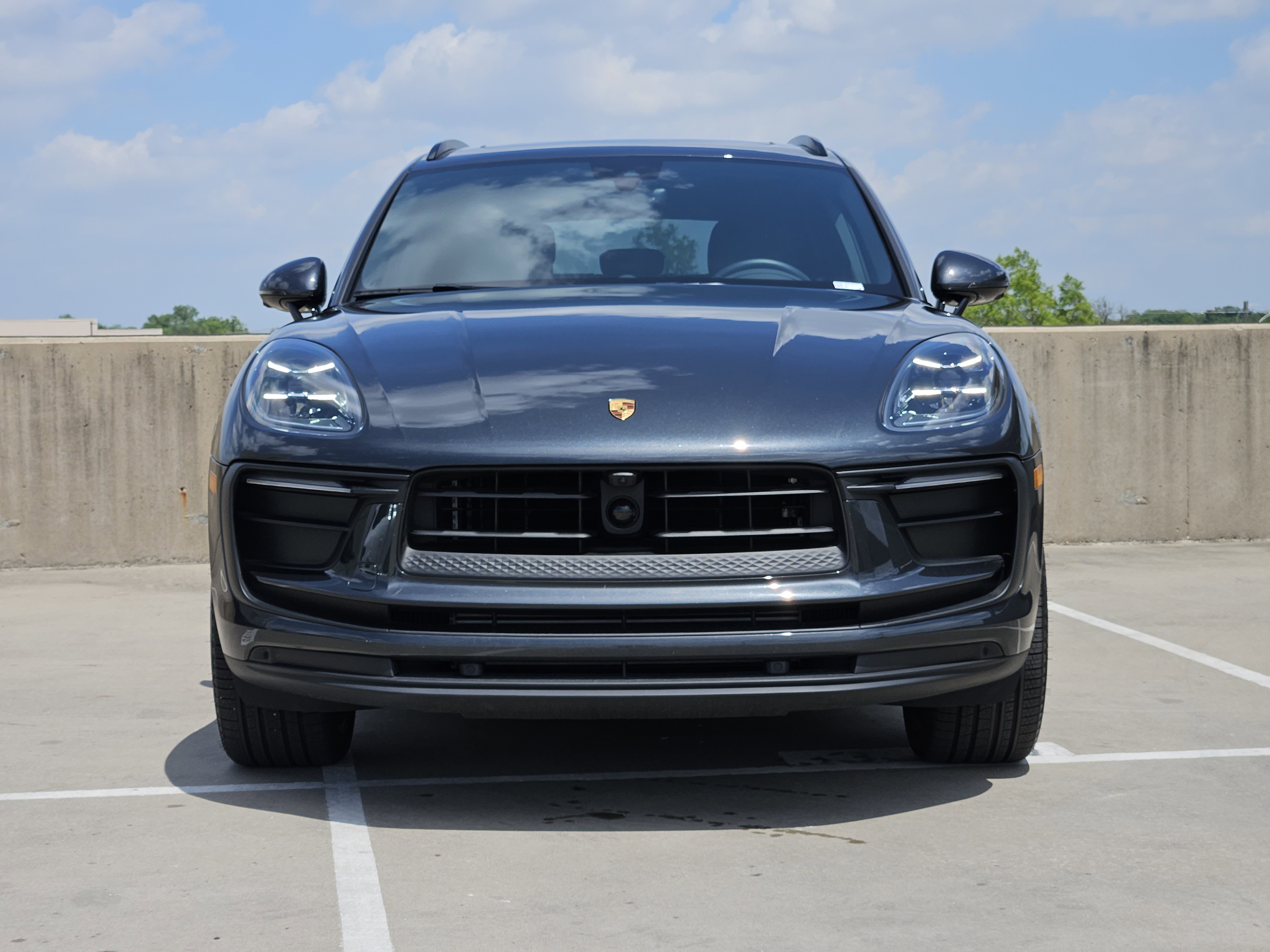 Used 2026 Porsche Macan AWD/4WD image 11