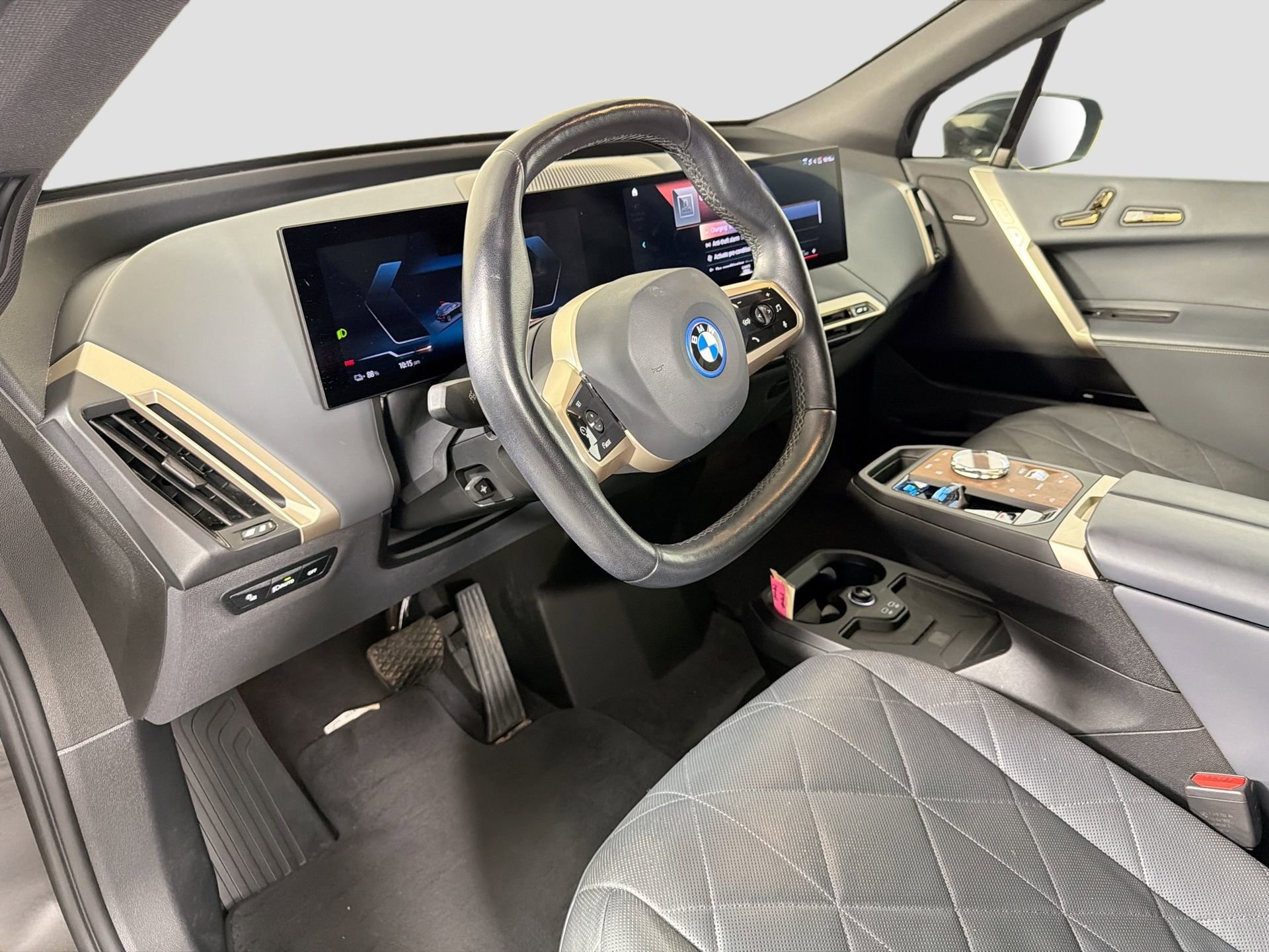 Used 2023 BMW iX xDrive50 w/ Ultimate Package image 10