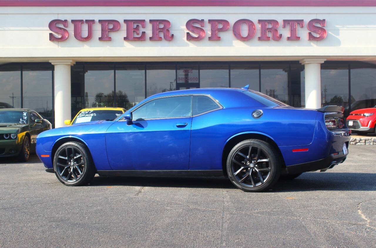 Used 2022 Dodge Challenger SXT w/ Plus Package RWD image 4