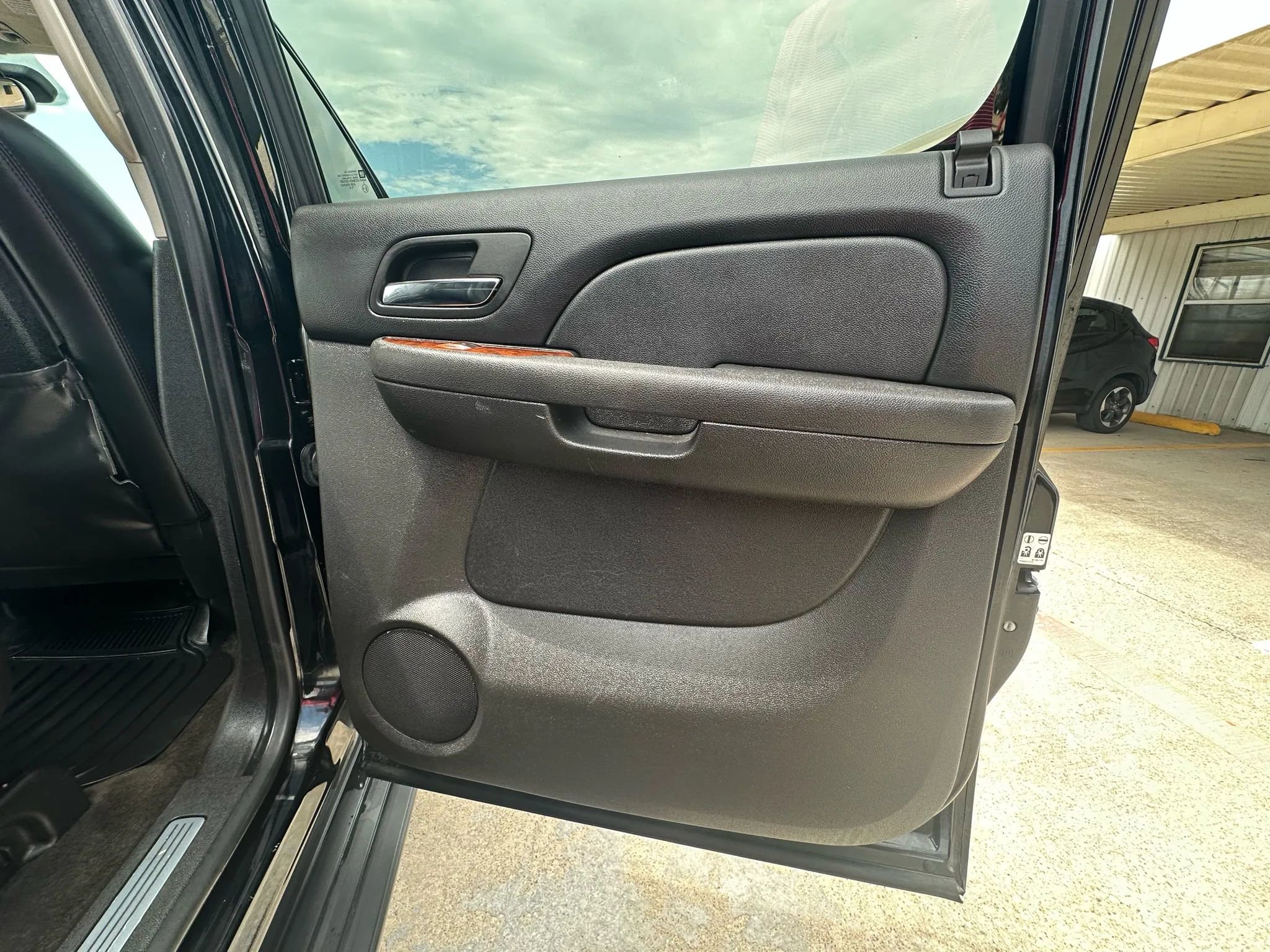 Used 2008 Chevrolet Avalanche LTZ w/ LTZ Preferred Equipment Group AWD/4WD image 31