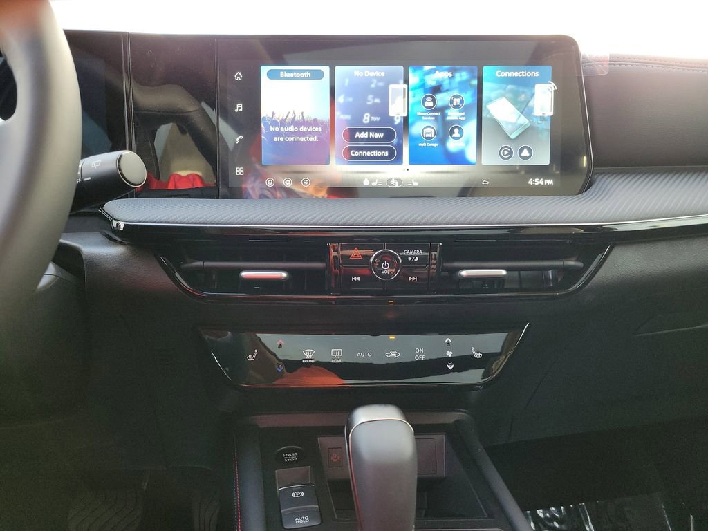 New 2026 Nissan Kicks SR w/ SR Premium Package FWD image 9