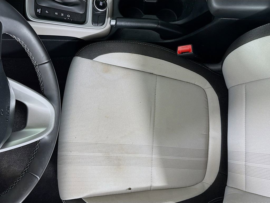 Used 2024 Hyundai Venue SEL image 19