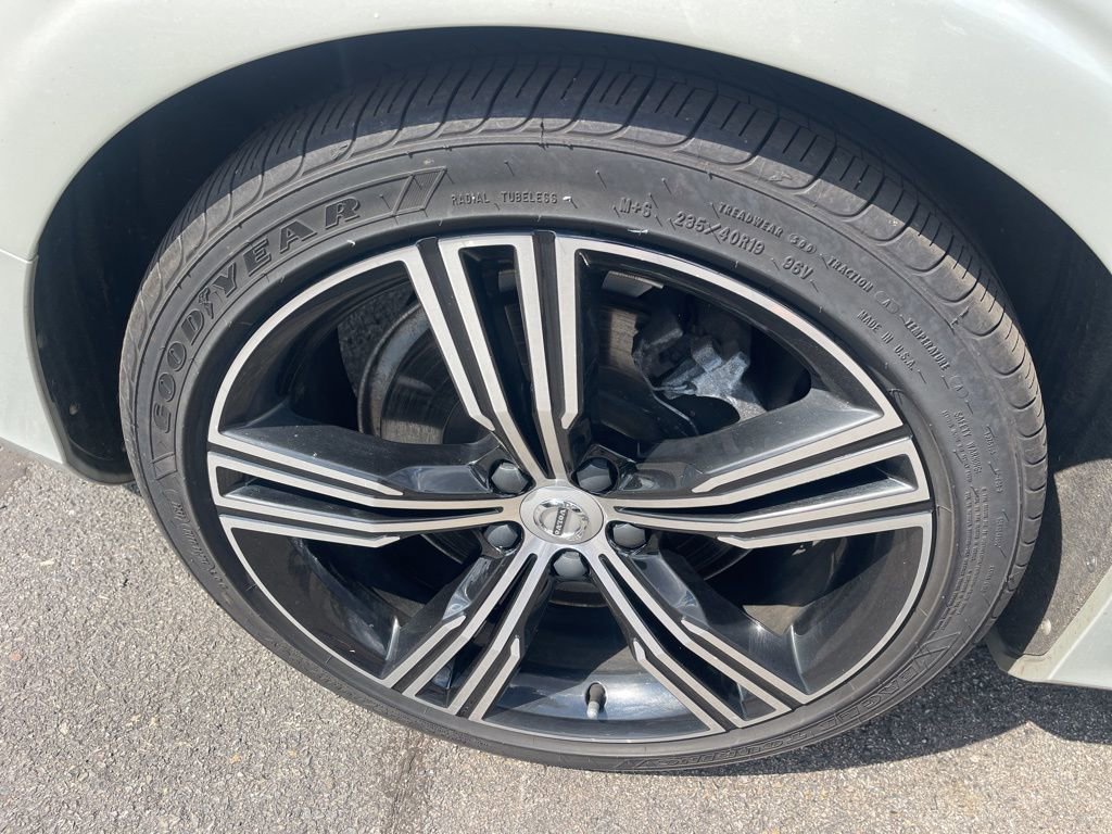 Used 2020 Volvo S60 T6 Inscription image 10