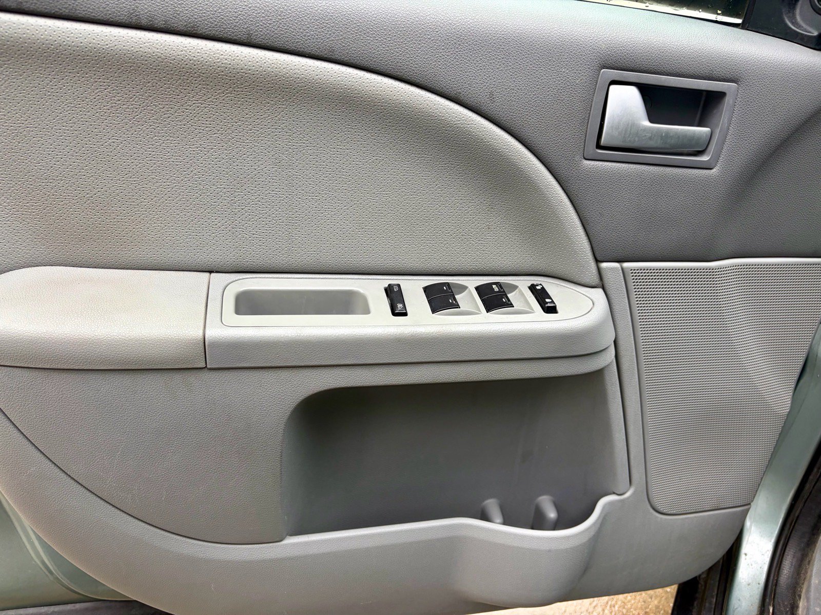Used 2007 Mercury Montego Luxury FWD image 12