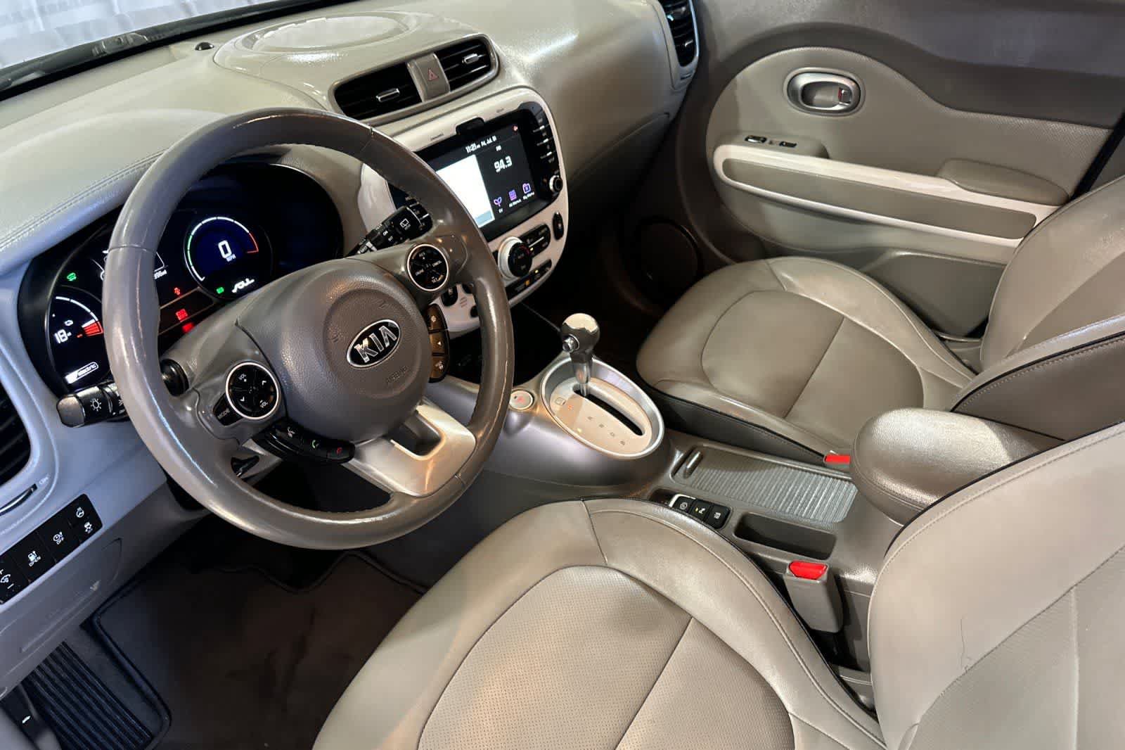 Used 2019 Kia Soul EV + FWD image 12