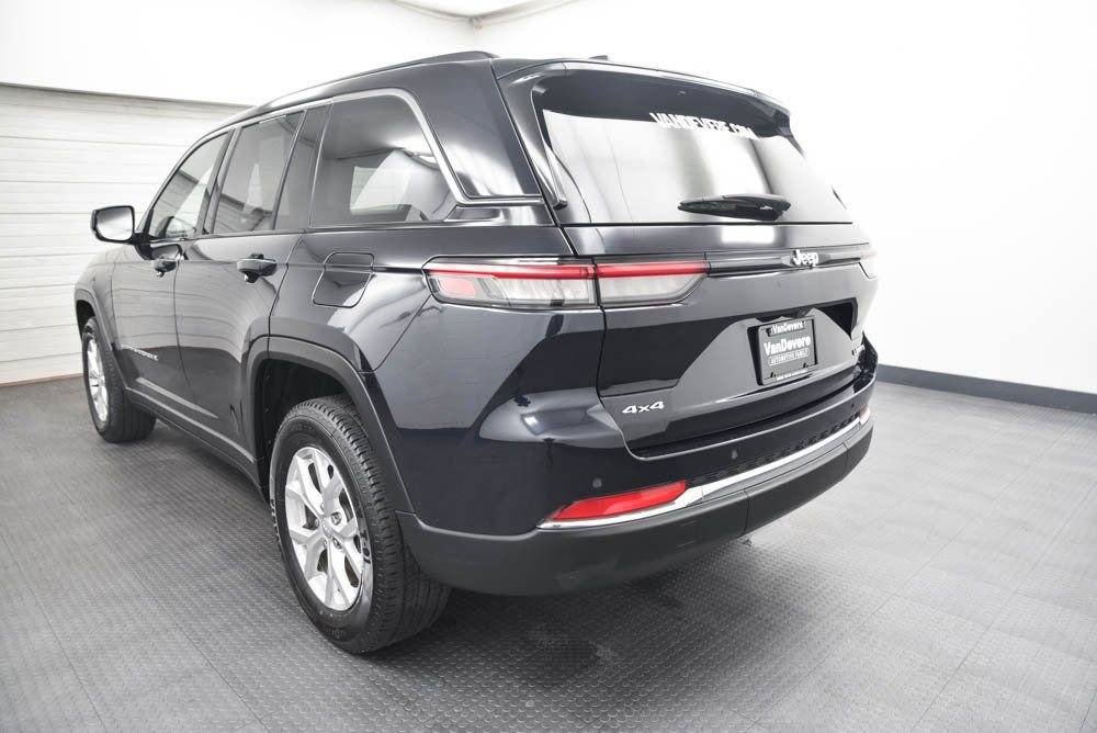 Used 2024 Jeep Grand Cherokee Limited image 5