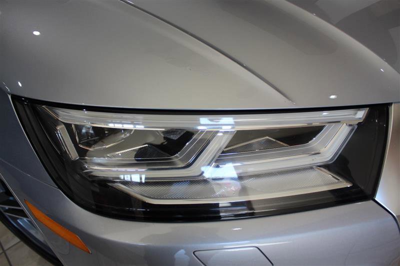 Used 2018 Audi SQ5 Premium Plus w/ Navigation Package image 10