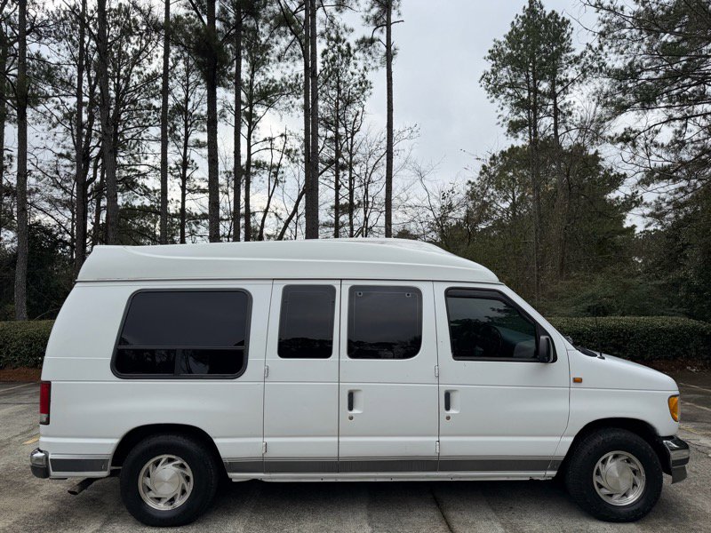 Used 2002 Ford E-150 and Econoline 150 image 10