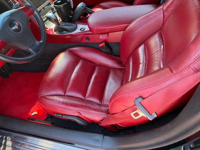 Used 2006 Chevrolet Corvette Coupe w/ Preferred Equipment Group RWD image 8