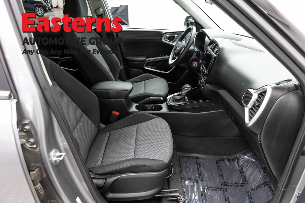 Used 2023 Kia Soul LX w/ Option Group 015 FWD image 24