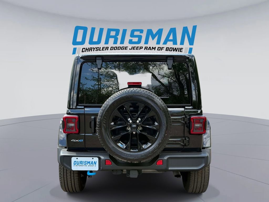 Used 2022 Jeep Wrangler Unlimited Sahara w/ Cold Weather Group image 3