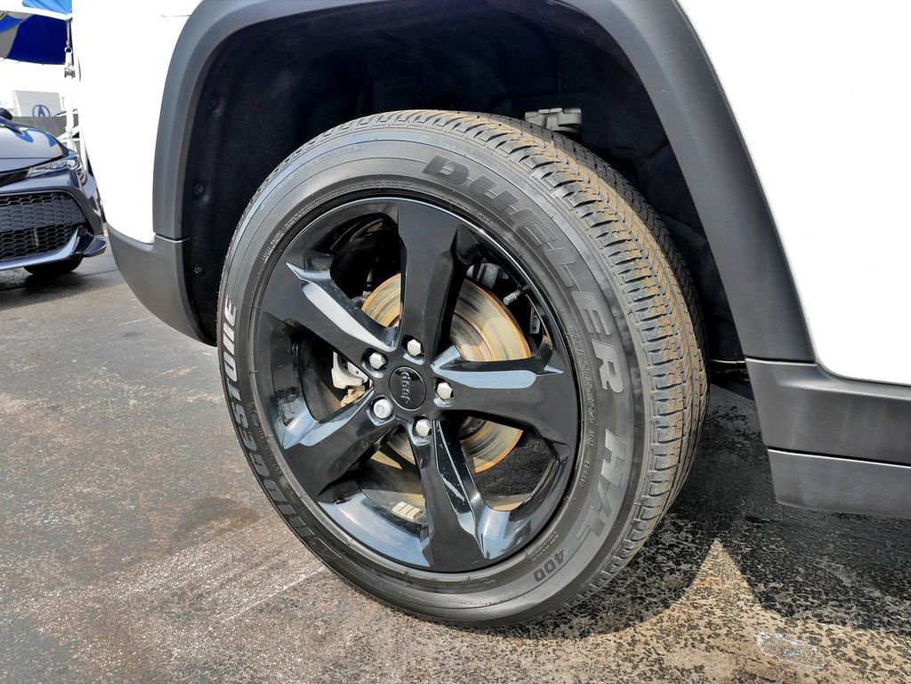 Used 2023 Jeep Grand Cherokee Altitude image 9