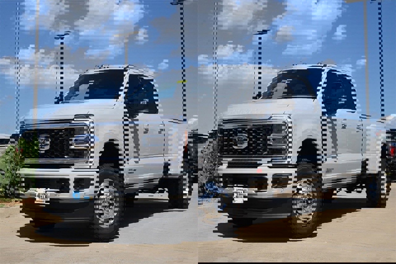 New 2026 Ford F350 4x4 Crew Cab DRW Super Duty image 24