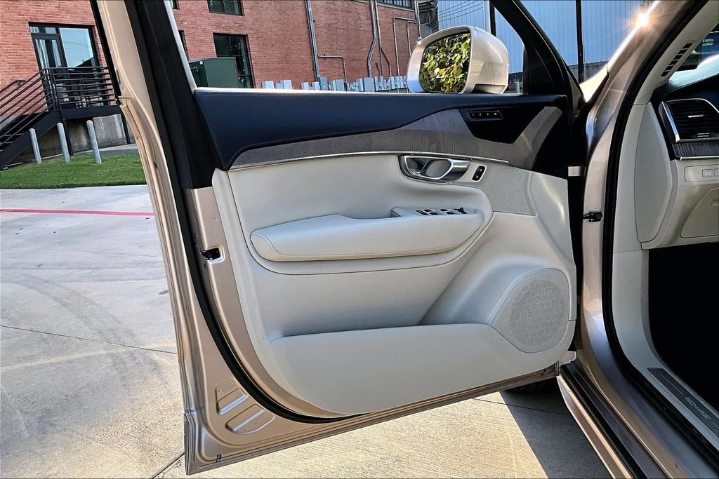 Certified 2023 Volvo XC90 T8 Ultimate AWD/4WD image 24