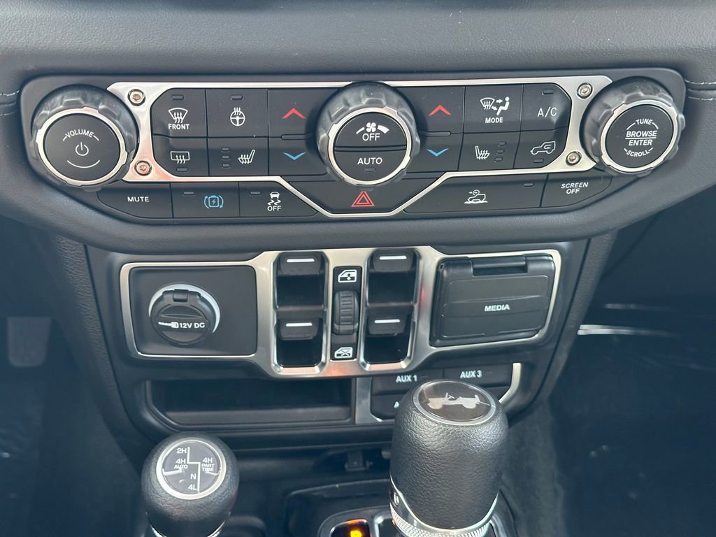 New 2024 Jeep Wrangler Unlimited Sahara w/ Technology Group image 22