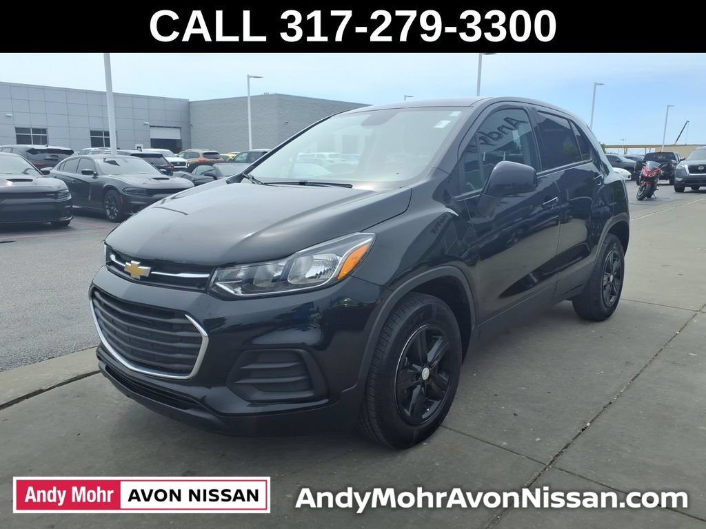 Used 2022 Chevrolet Trax LS w/ Tint and Cruise Package AWD/4WD image 4
