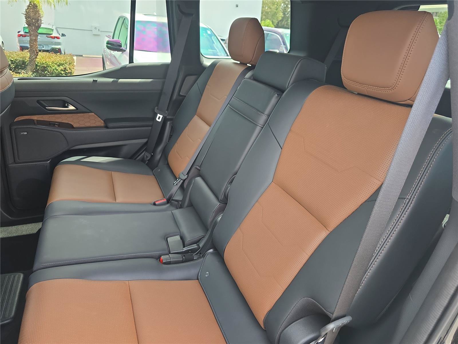 Used 2026 Lexus GX 550 w/ Cold Area Package AWD/4WD image 13