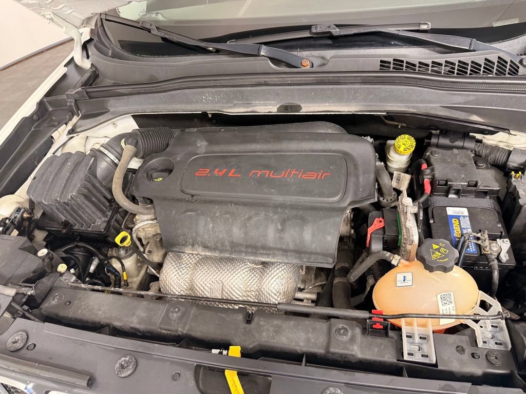 Used 2015 Jeep Renegade Latitude AWD/4WD image 46