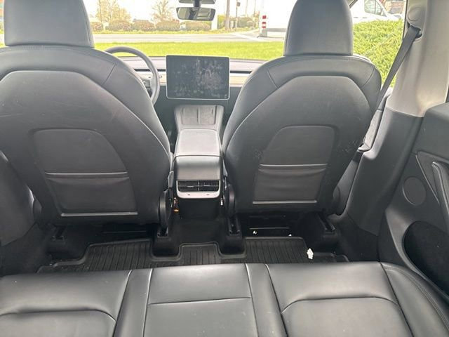 Used 2023 Tesla Model Y Long Range image 12