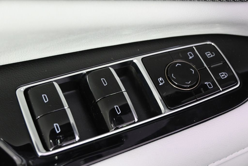 New 2025 Cadillac Optiq Sport 1 image 22