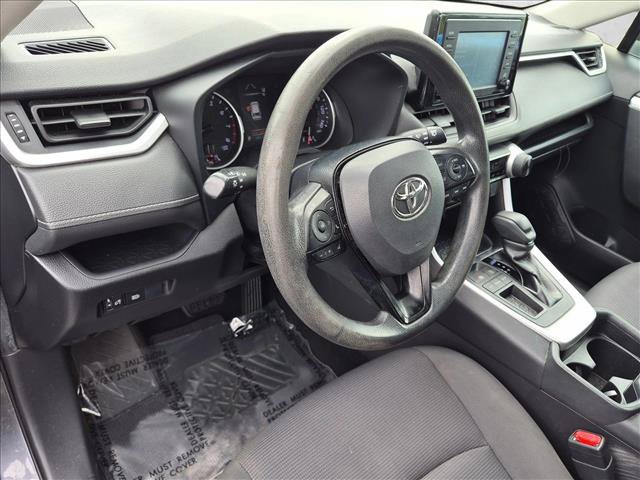 Used 2019 Toyota RAV4 LE FWD image 10