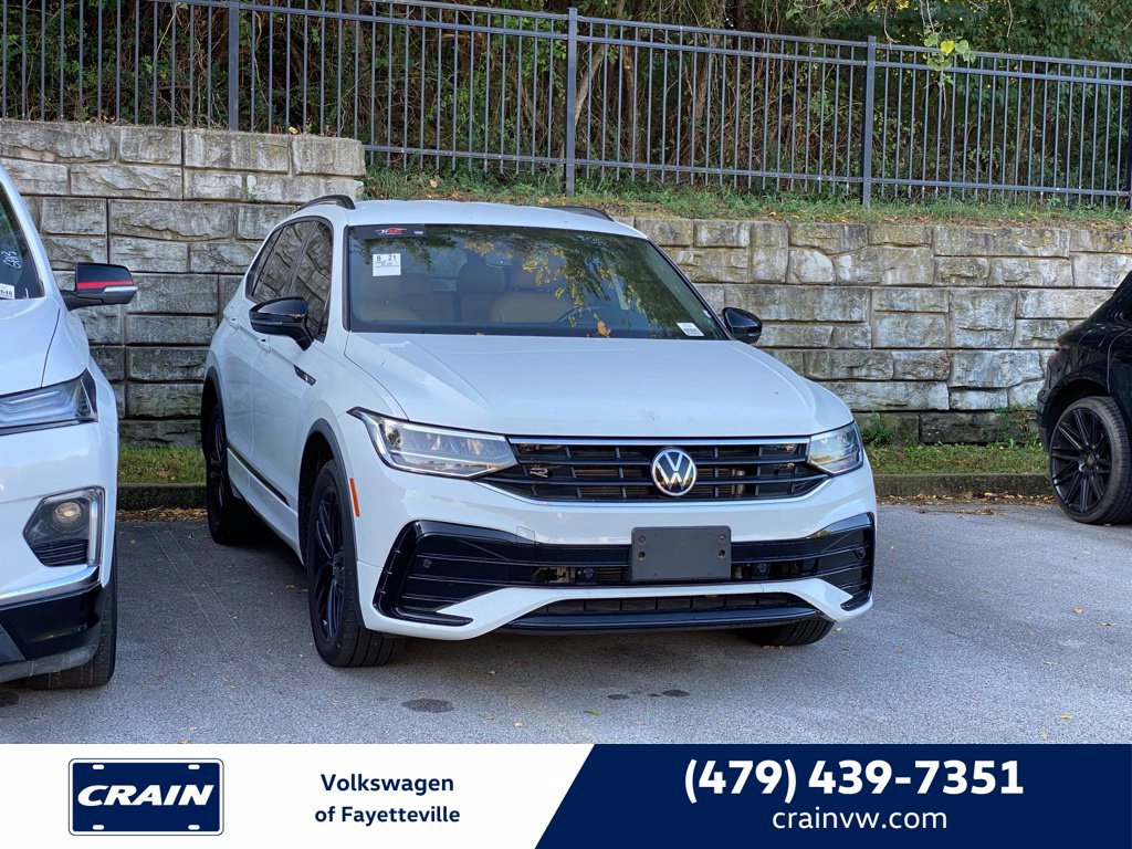 Used 2022 Volkswagen Tiguan SE R-Line FWD image 1