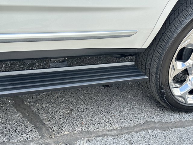 Used 2025 GMC Yukon Denali w/ Sun & Power Step Package image 18