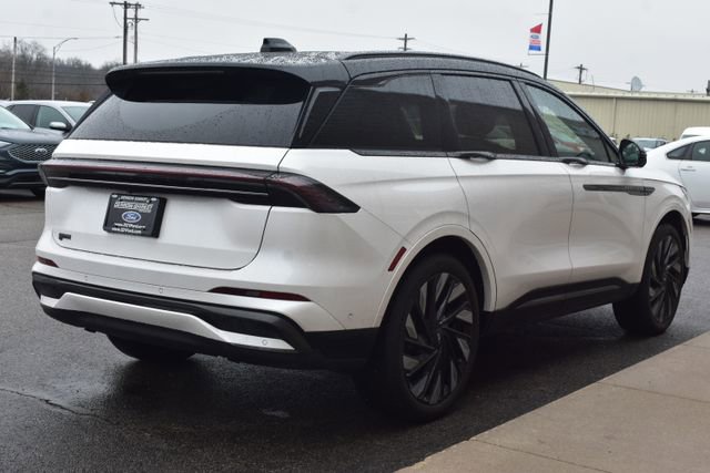 Used 2024 Lincoln Nautilus Reserve w/ Equipment Group 202A image 12