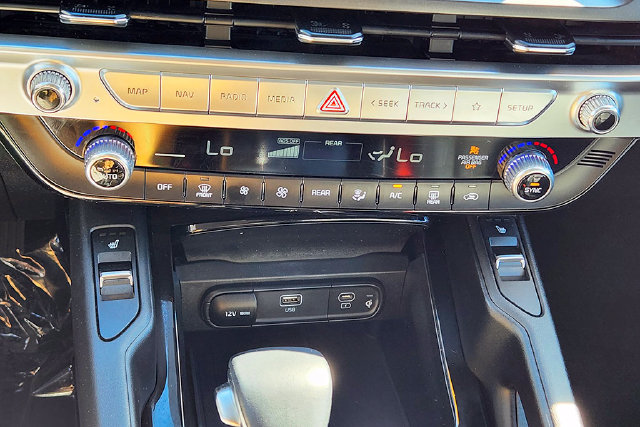 Used 2023 Kia Telluride S AWD/4WD image 14