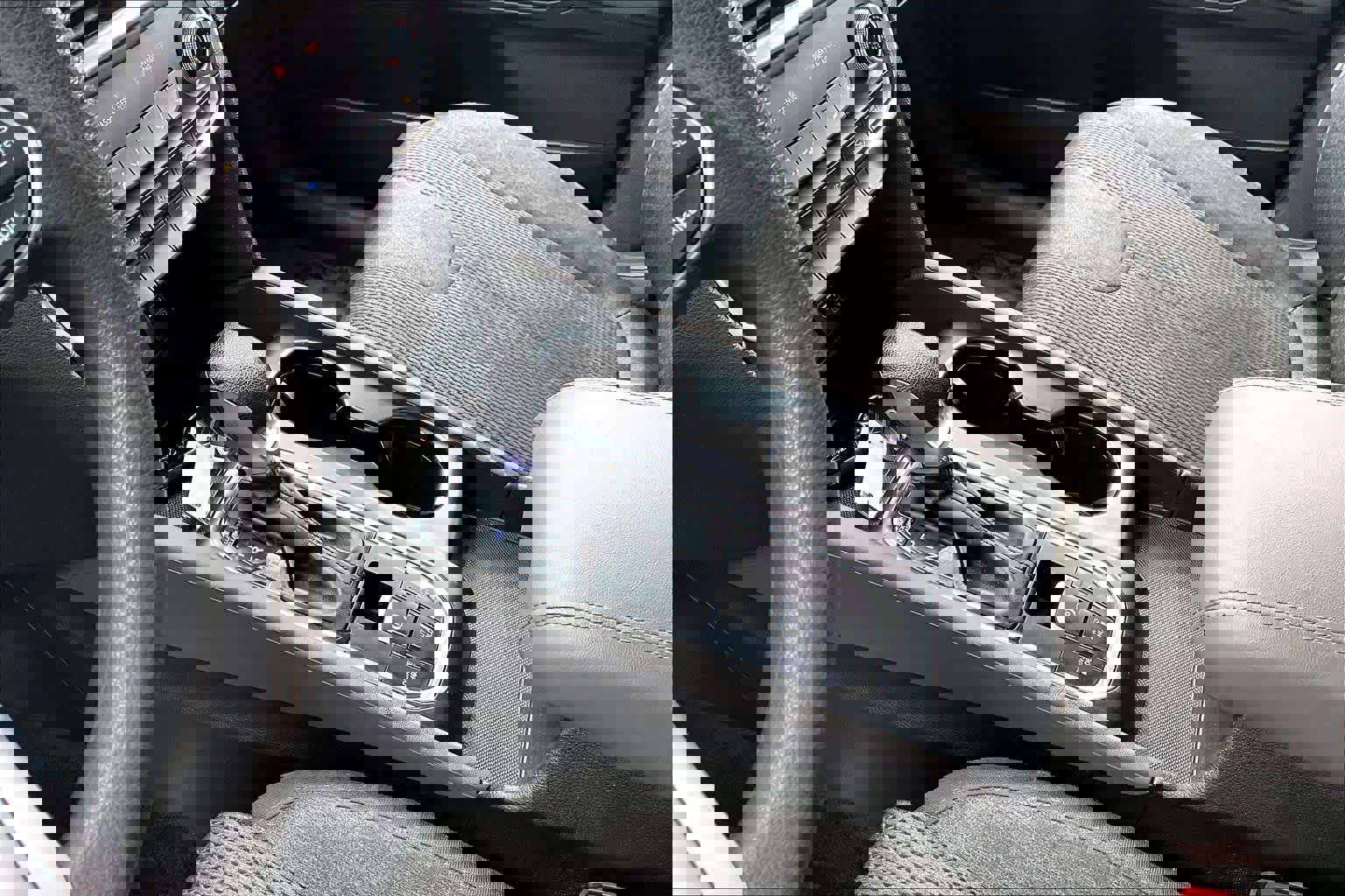 Used 2020 Hyundai Santa Fe SEL FWD image 17