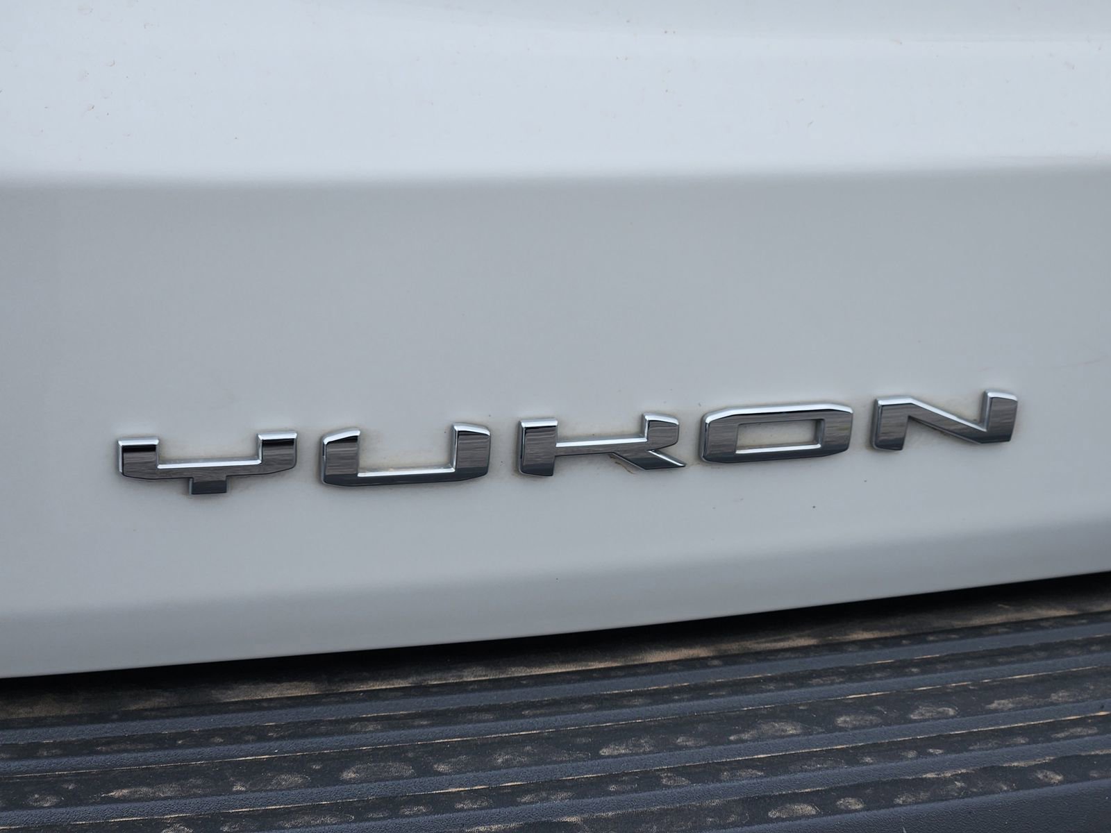 Used 2024 GMC Yukon SLT image 12