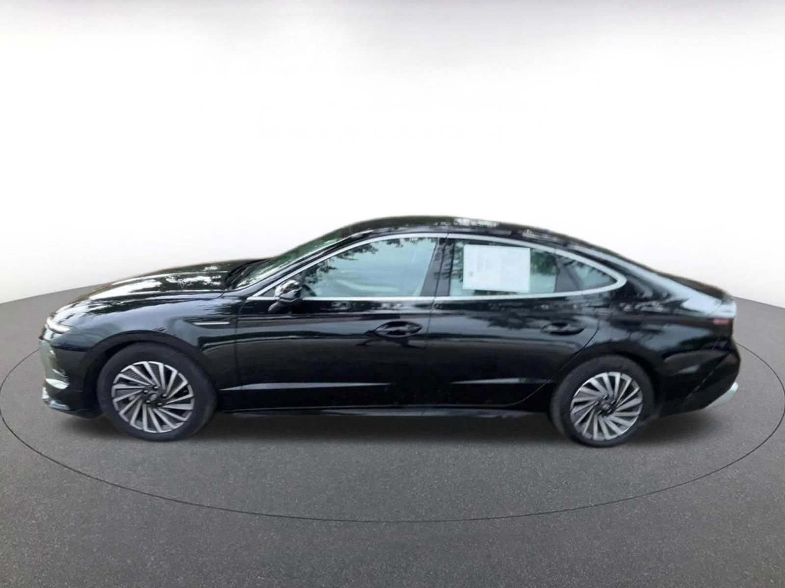 Used 2025 Hyundai Sonata SEL FWD image 9