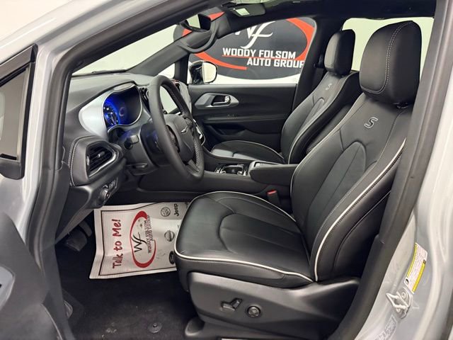 New 2026 Chrysler Pacifica Limited w/ S Appearance Package FWD image 11