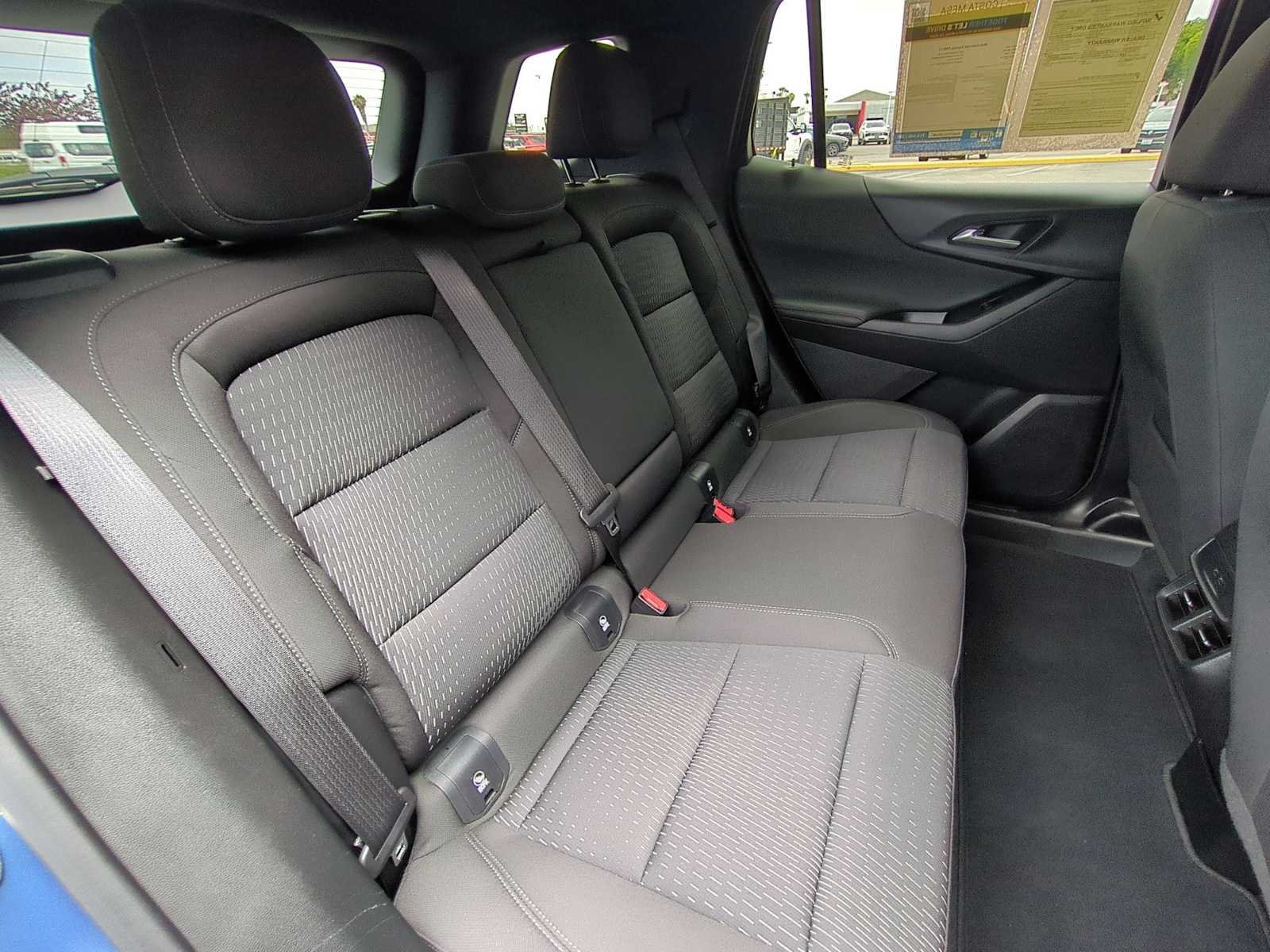 Used 2025 Chevrolet Equinox LT FWD image 26