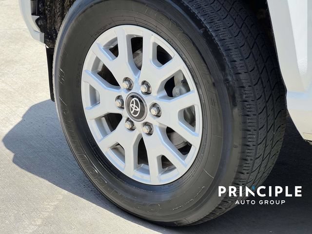 Used 2024 Toyota Tacoma SR5 AWD/4WD image 7