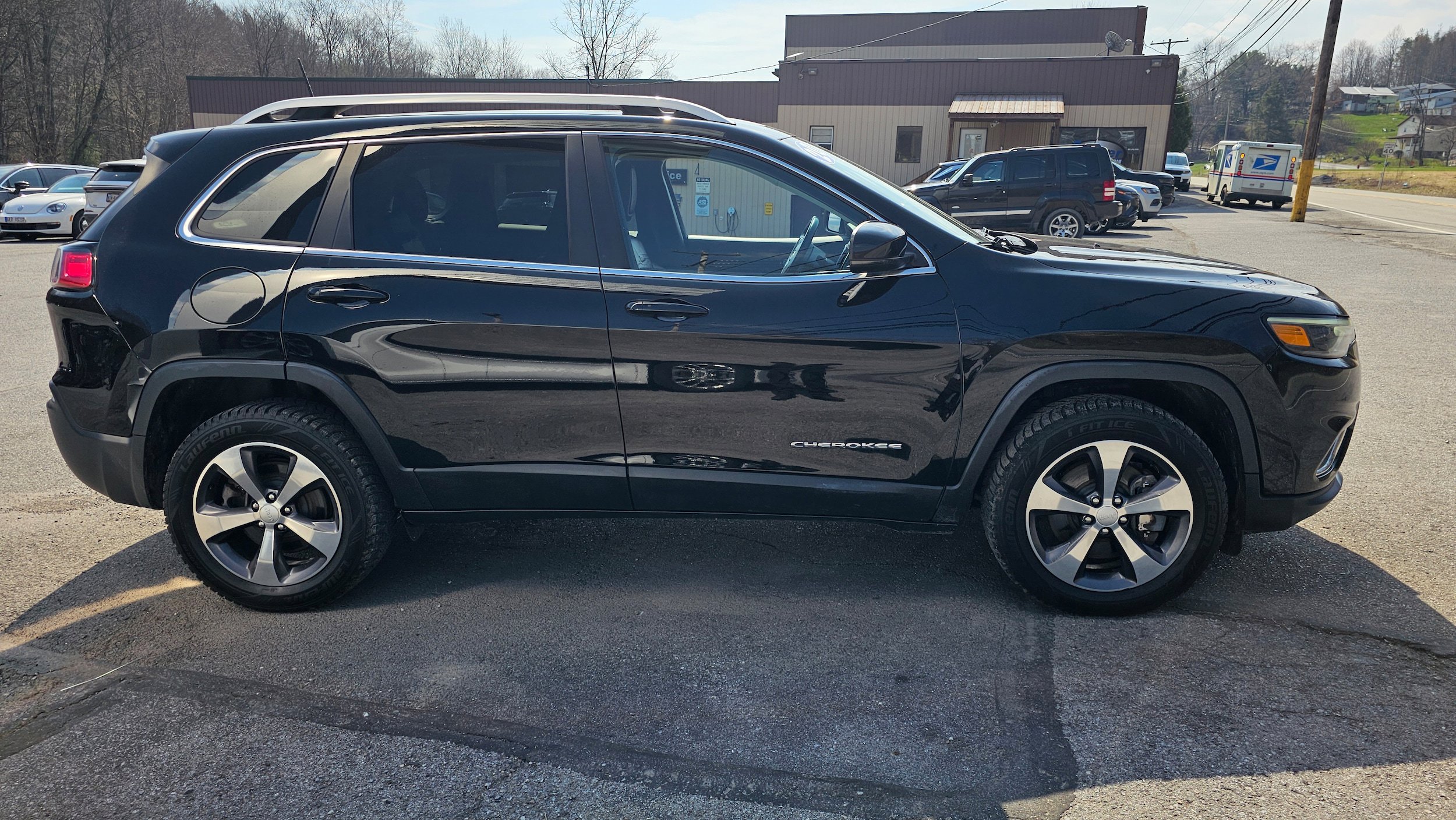 Used 2020 Jeep Cherokee Limited image 5