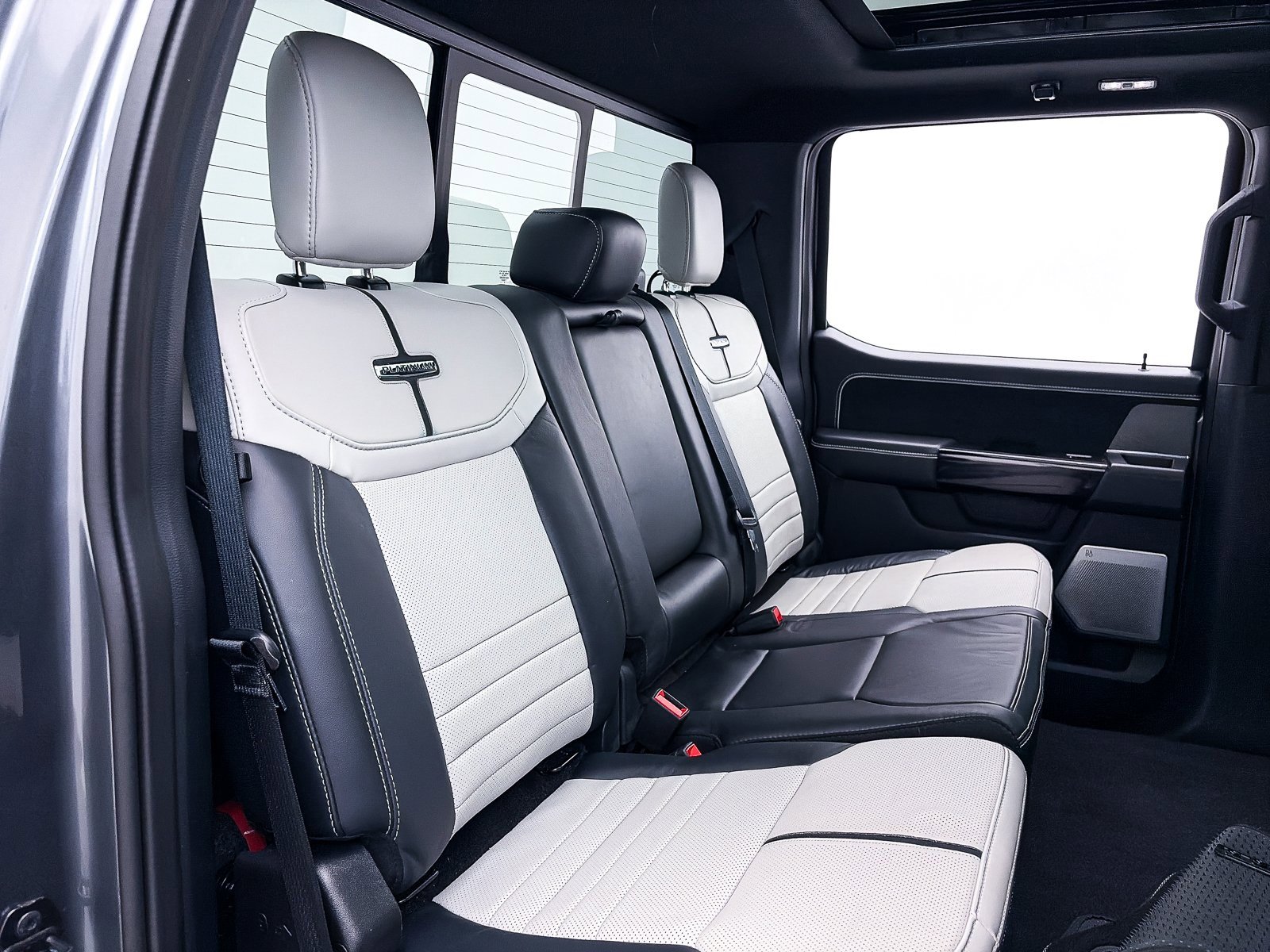 Used 2023 Ford F150 Lightning Platinum image 37